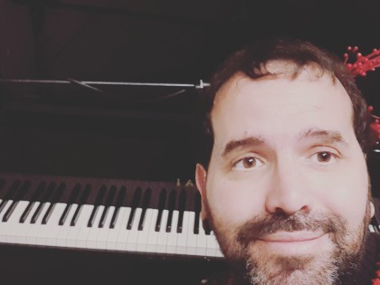 «Hi ha un fil daurat, entre tu i jo»